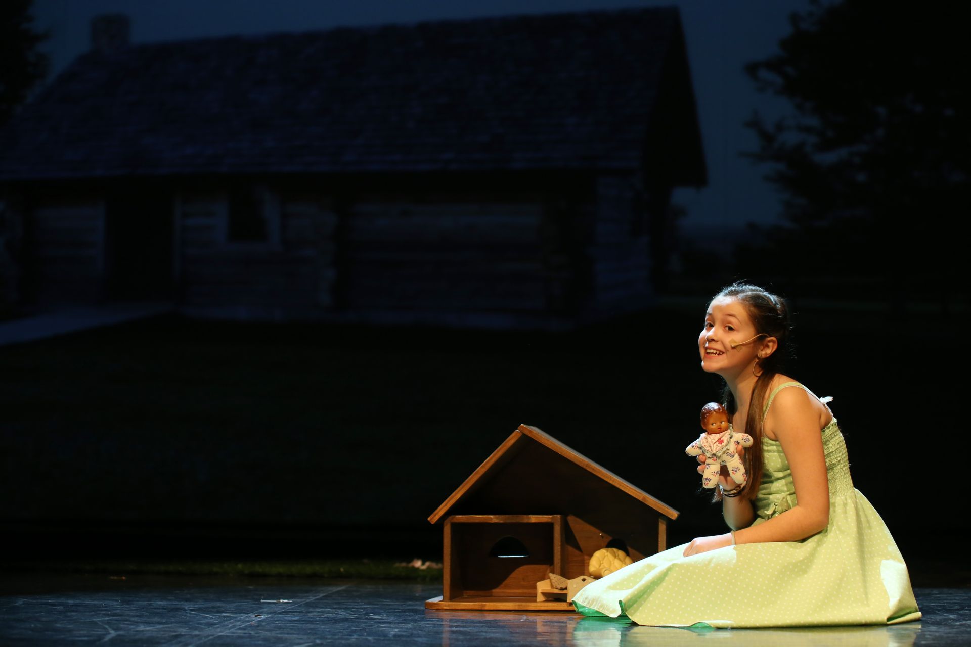 "Múlnak a gyermekévek..."