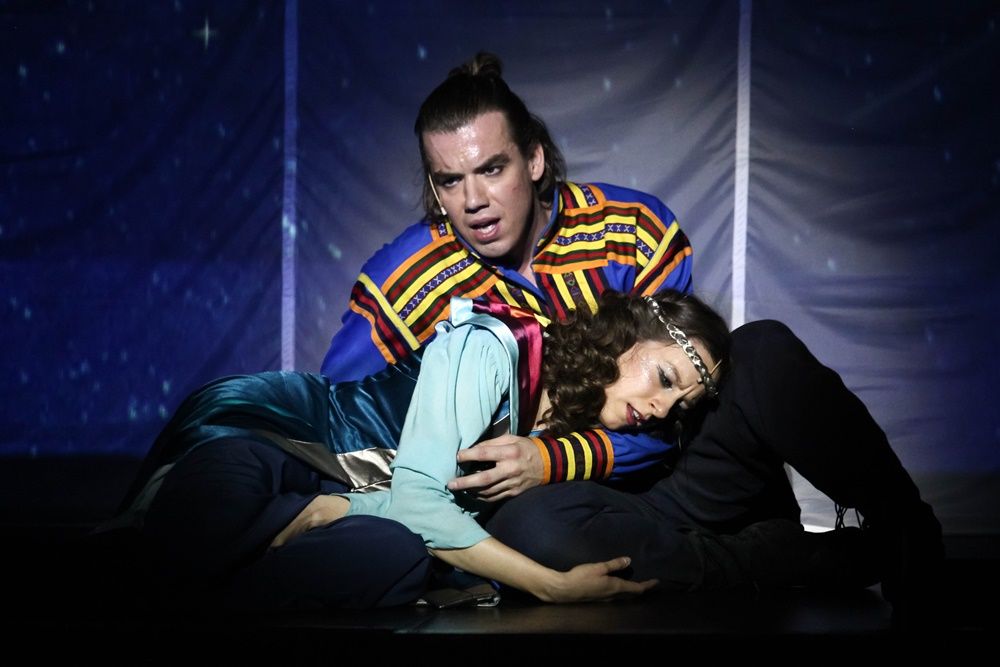 A holdbeli csónakos