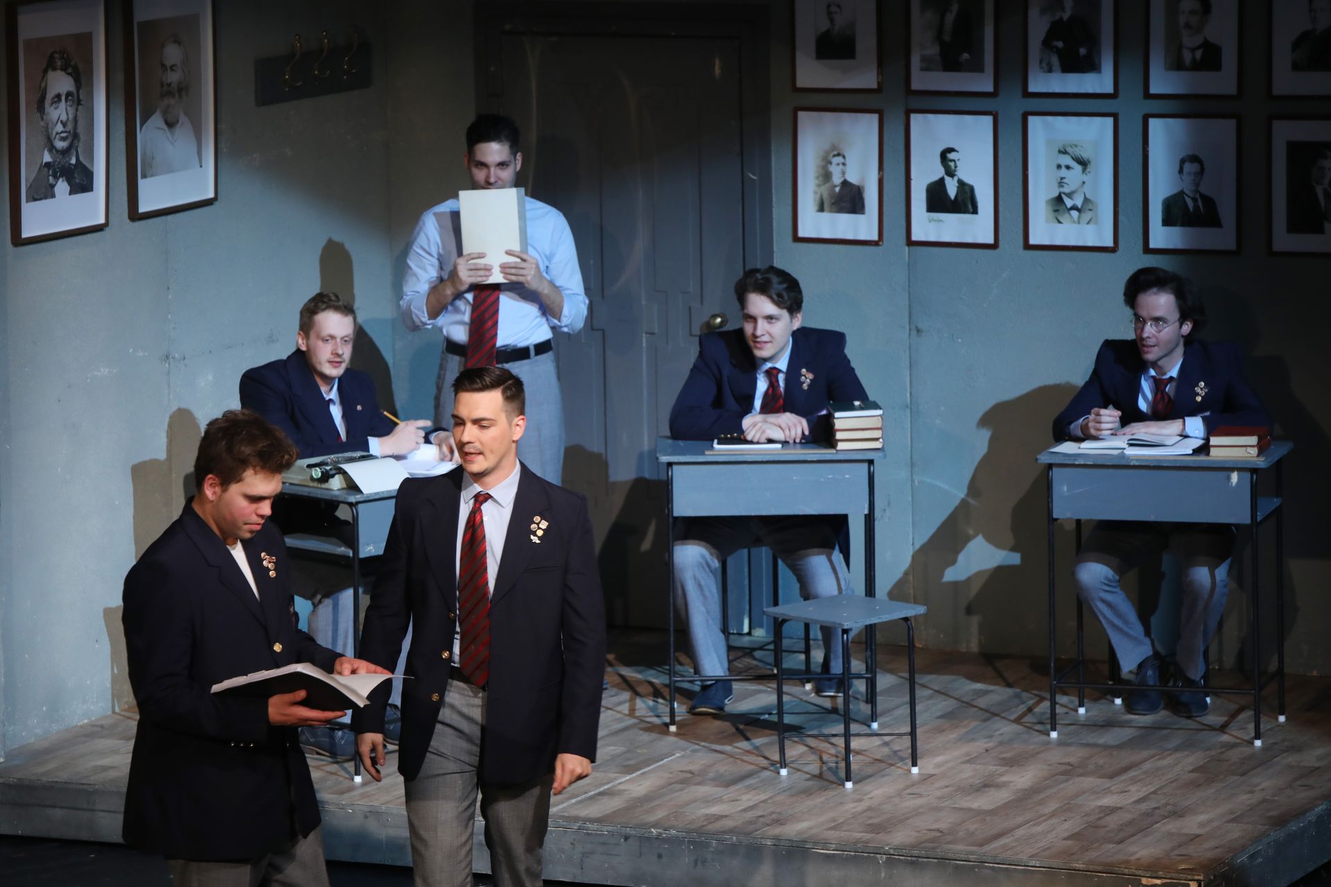 Holt költők társasága