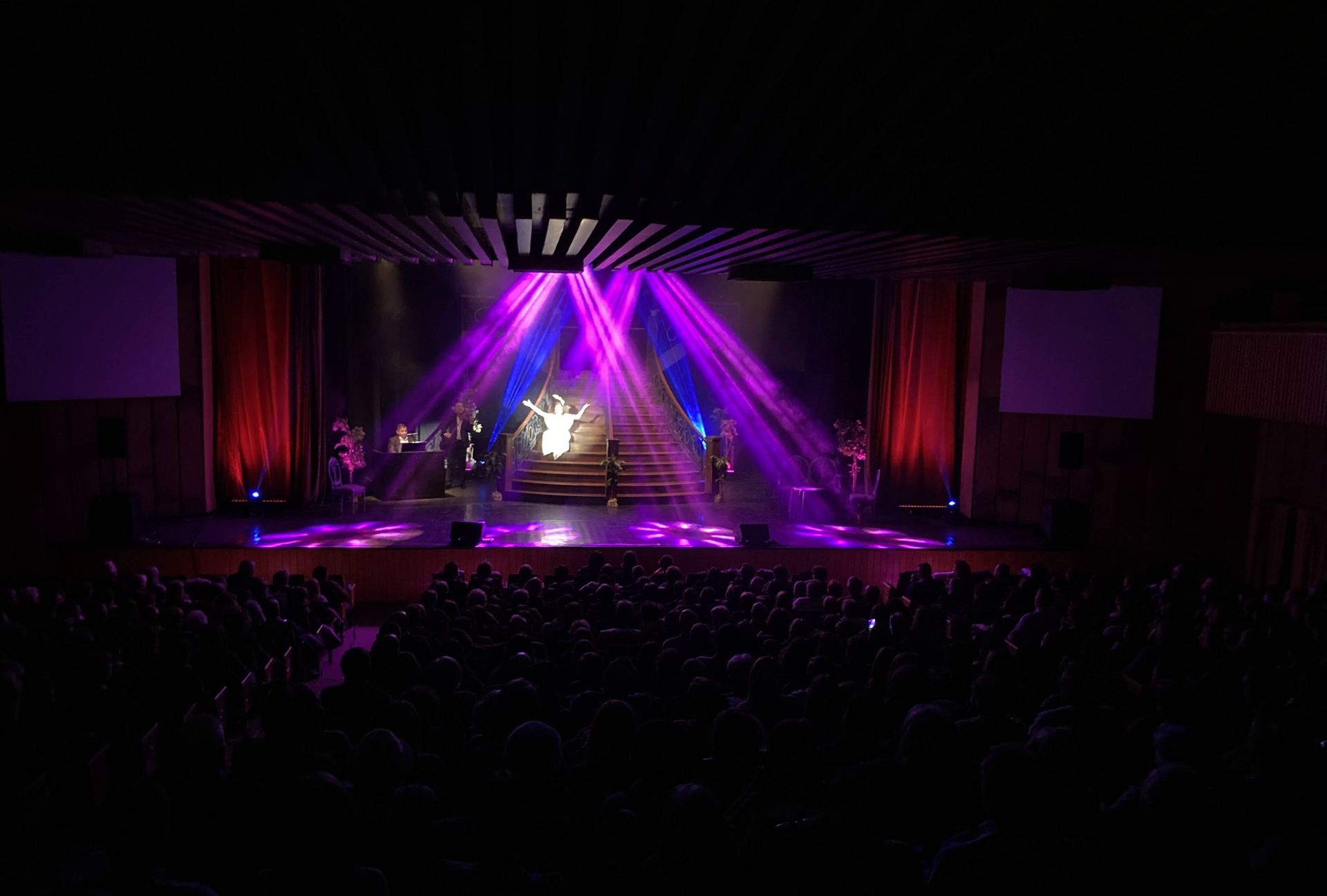 Erdélyi szeretet-turné, feltöltő előadások a Veszprémi Petőfi Színháztól - 2022.02.21-24.