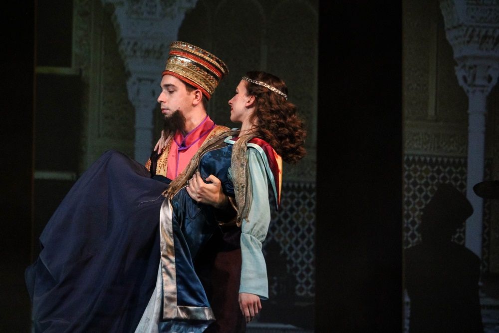 A holdbeli csónakos