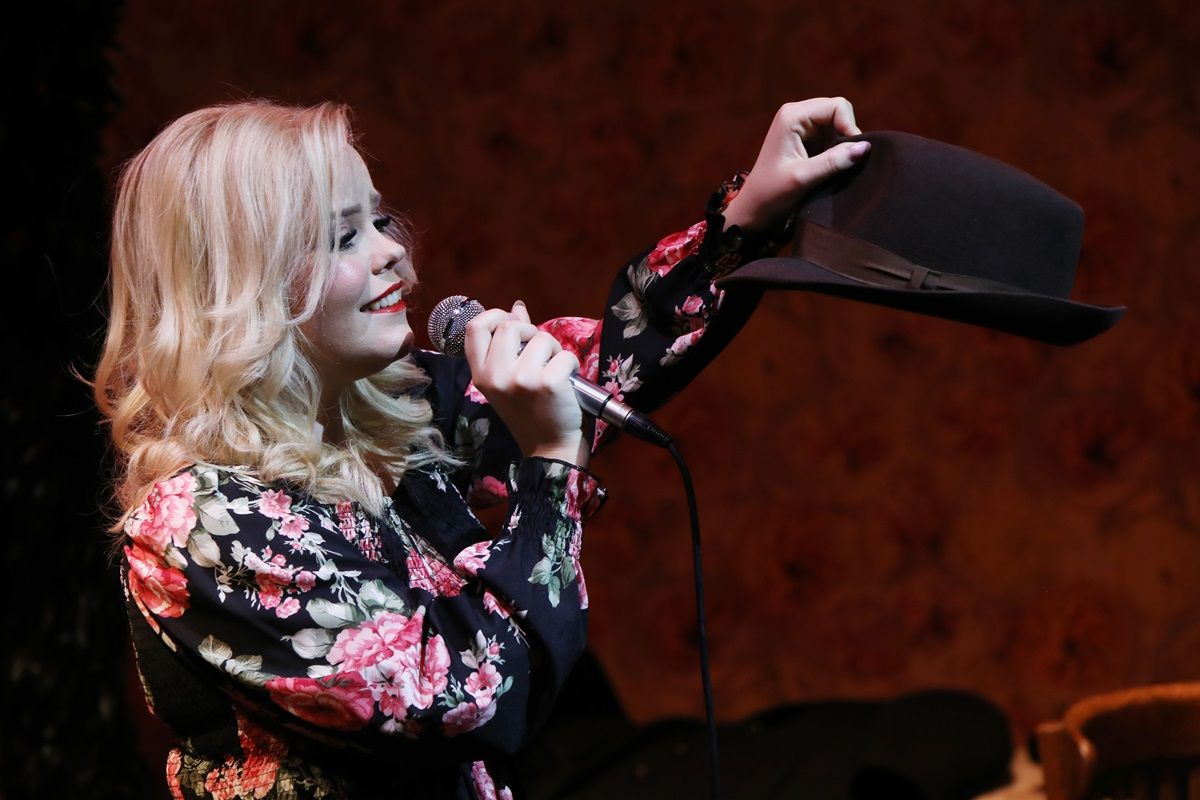 "...Lázas ifjúság..."