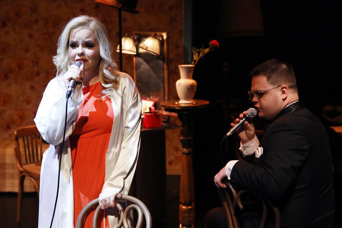 "...Lázas ifjúság..."