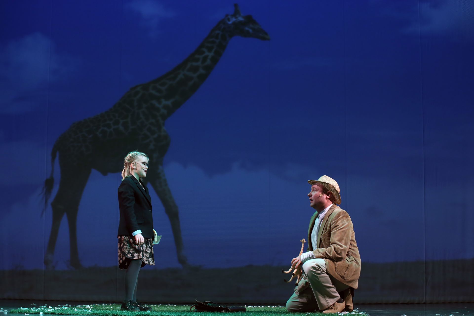 "Múlnak a gyermekévek..."