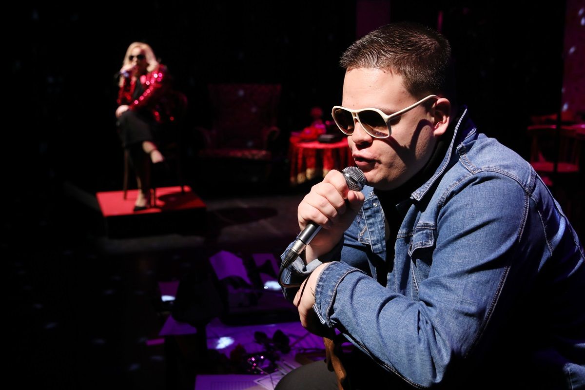 "...Lázas ifjúság..."