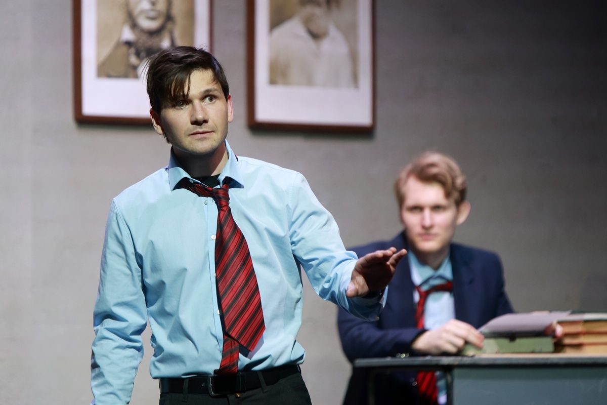 Holt költők társasága