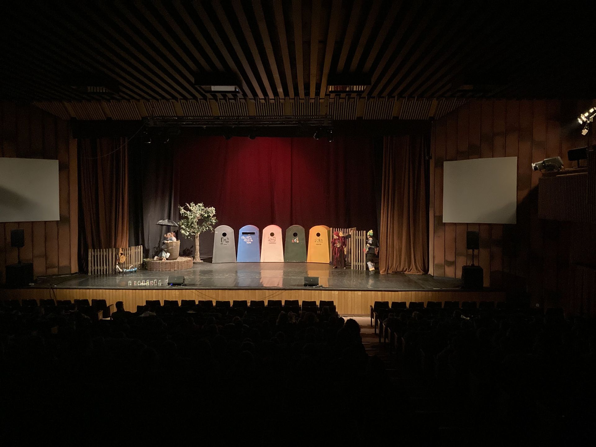 Erdélyi szeretet-turné, feltöltő előadások a Veszprémi Petőfi Színháztól - 2022.02.21-24.