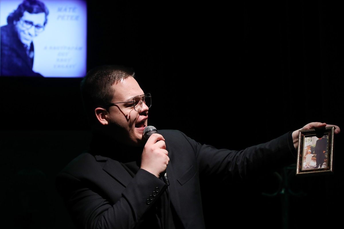 "...Lázas ifjúság..."