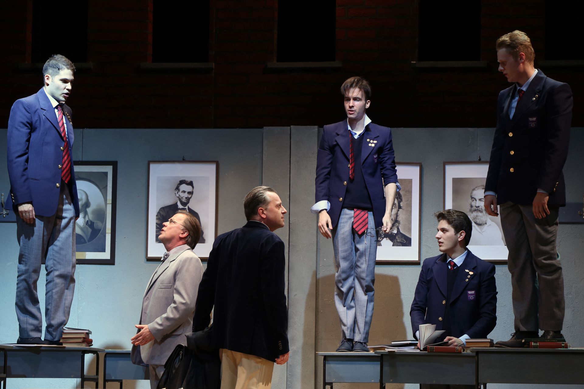 Holt költők társasága