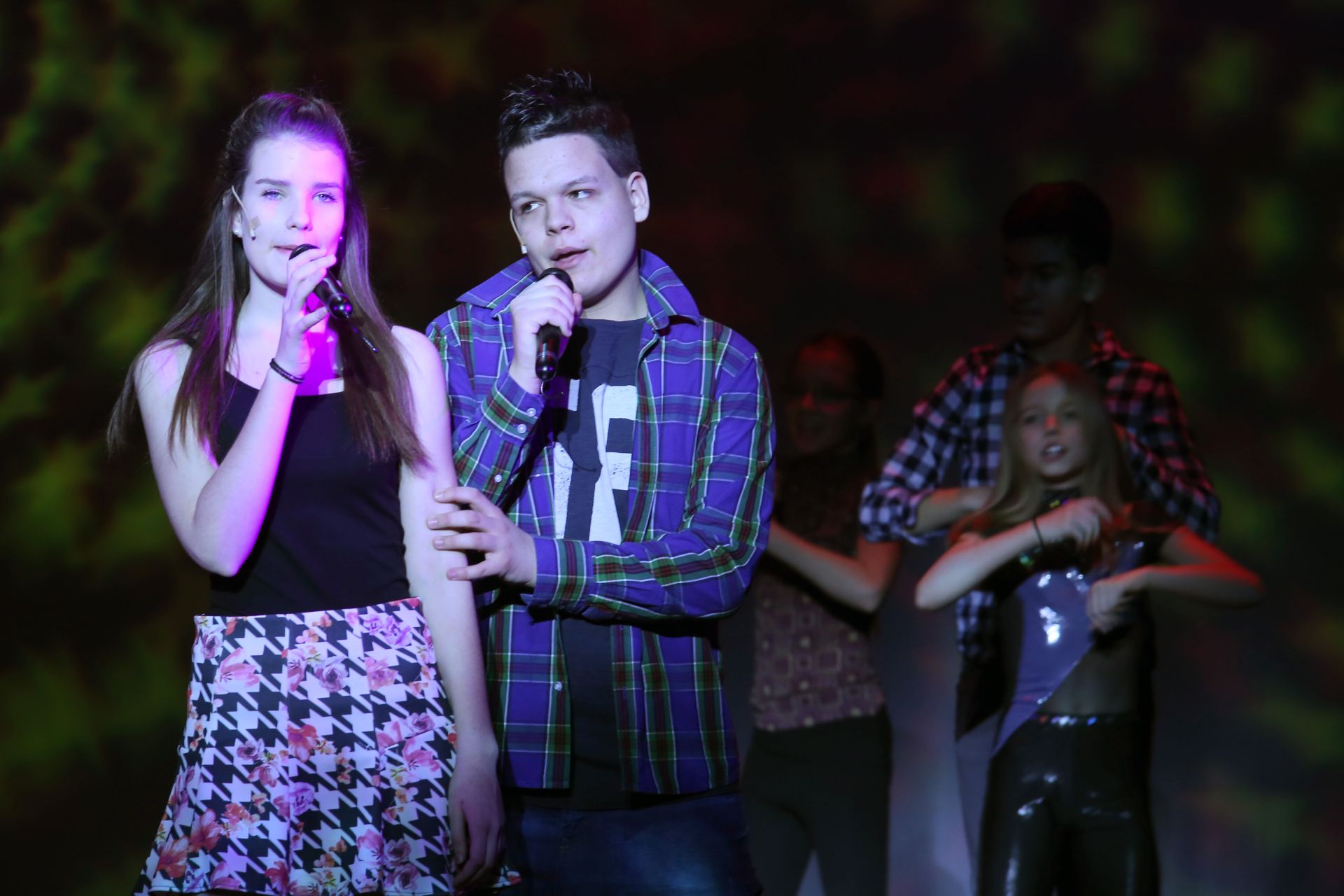 "Múlnak a gyermekévek..."