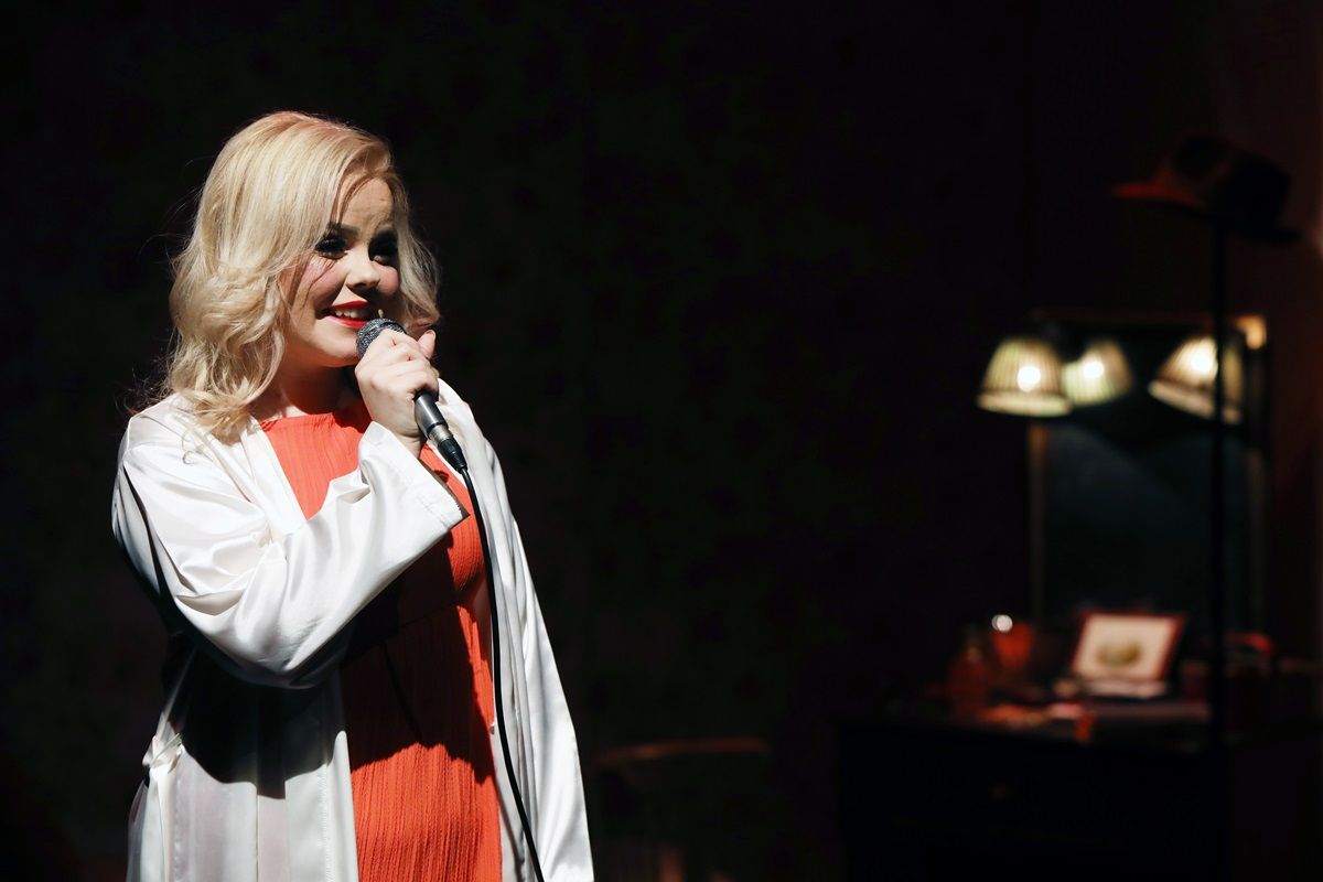 "...Lázas ifjúság..."