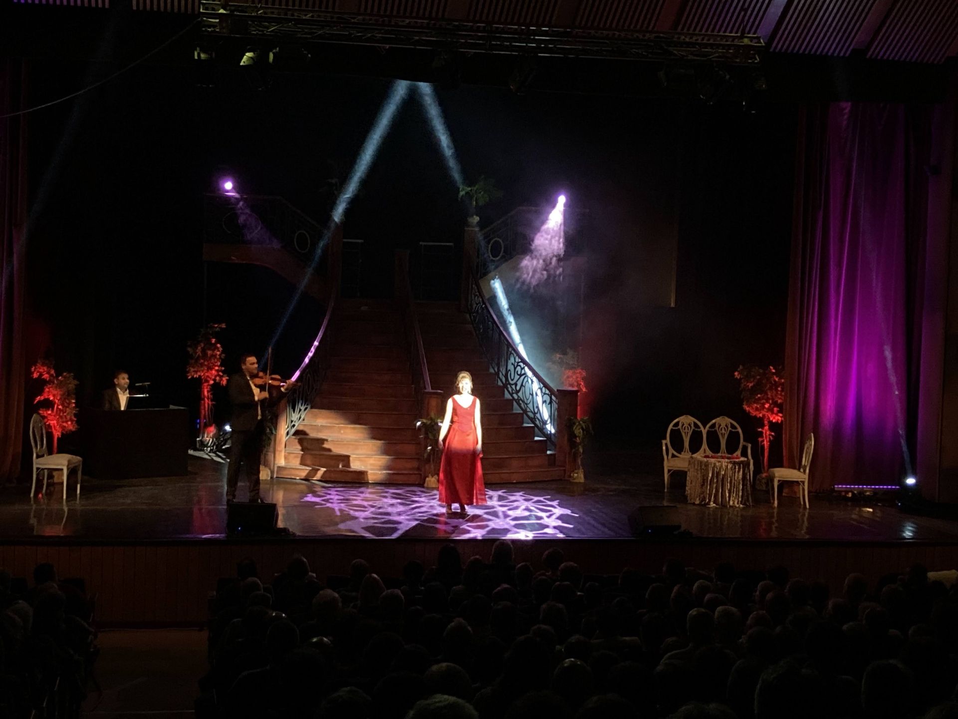 Erdélyi szeretet-turné, feltöltő előadások a Veszprémi Petőfi Színháztól - 2022.02.21-24.