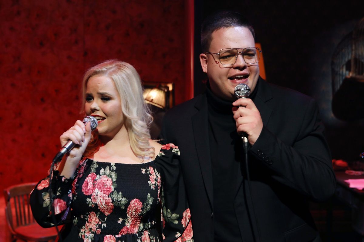 "...Lázas ifjúság..."