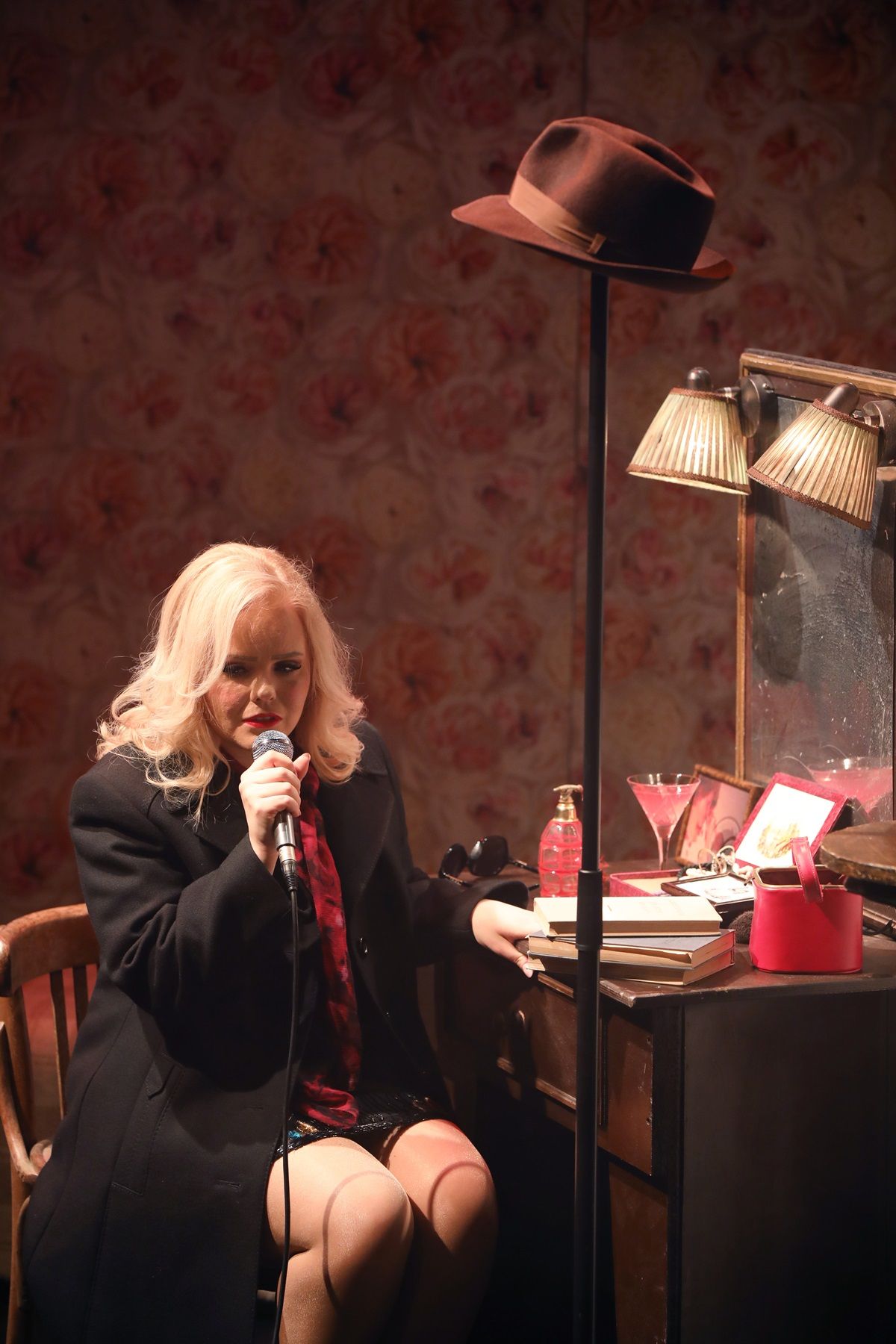 "...Lázas ifjúság..."