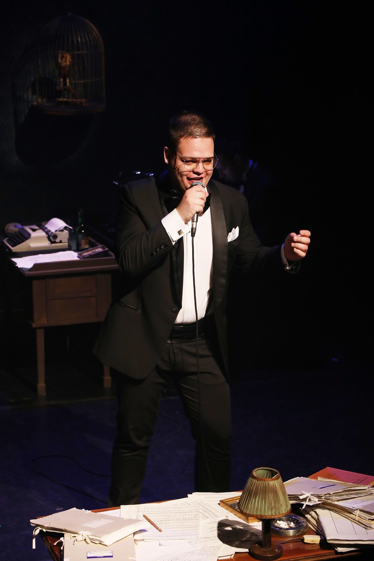 "...Lázas ifjúság..."