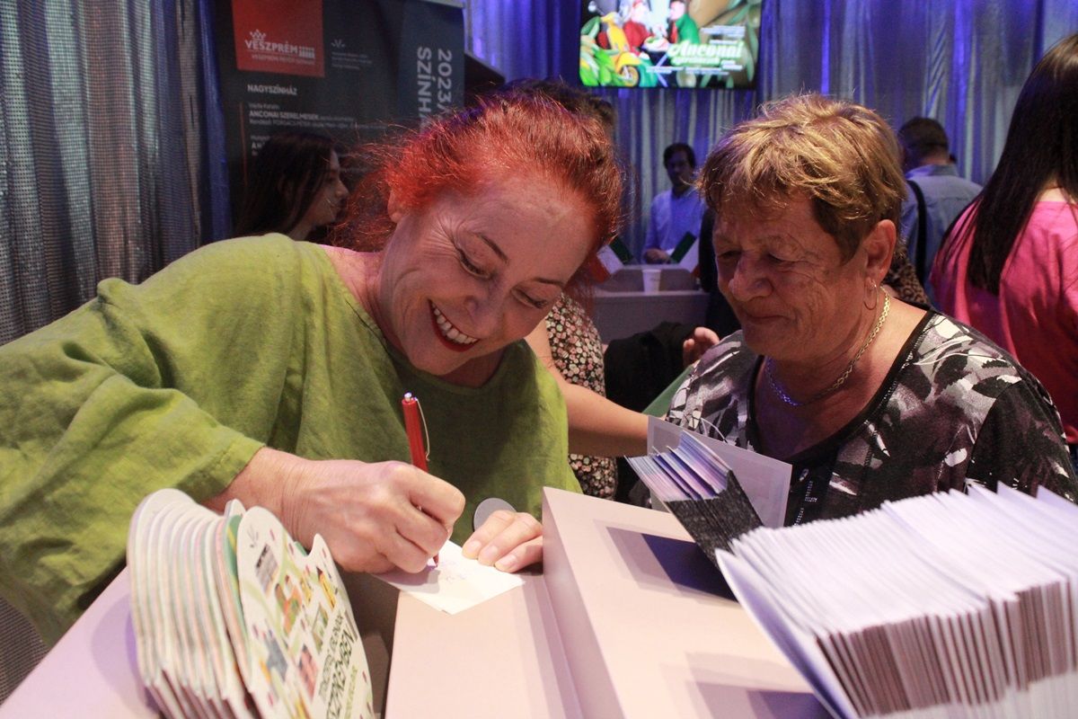 ANCONAI SZERELMESEK KÖZÖNSÉGTALÁLKOZÓ