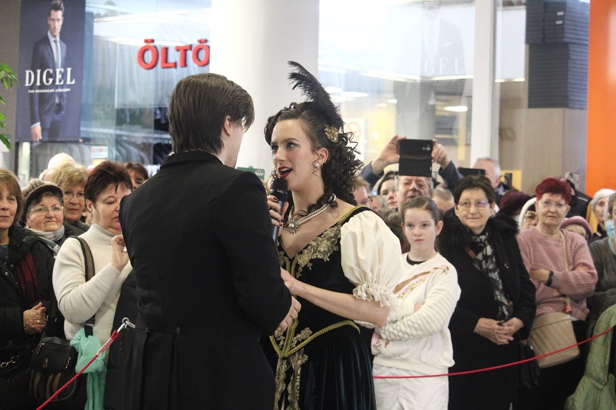 Európa Kulturális Fővárosa megnyitó a Veszprémi Petőfi Színházban!