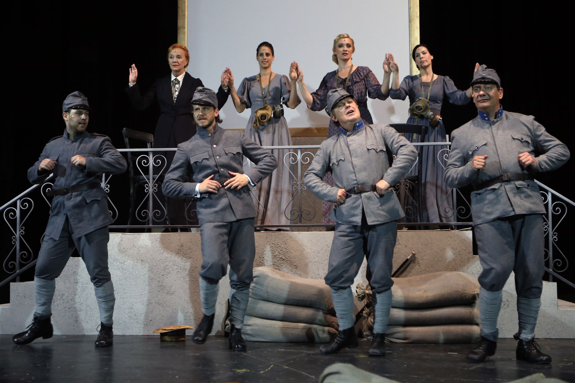 Levelek a lövészárokból