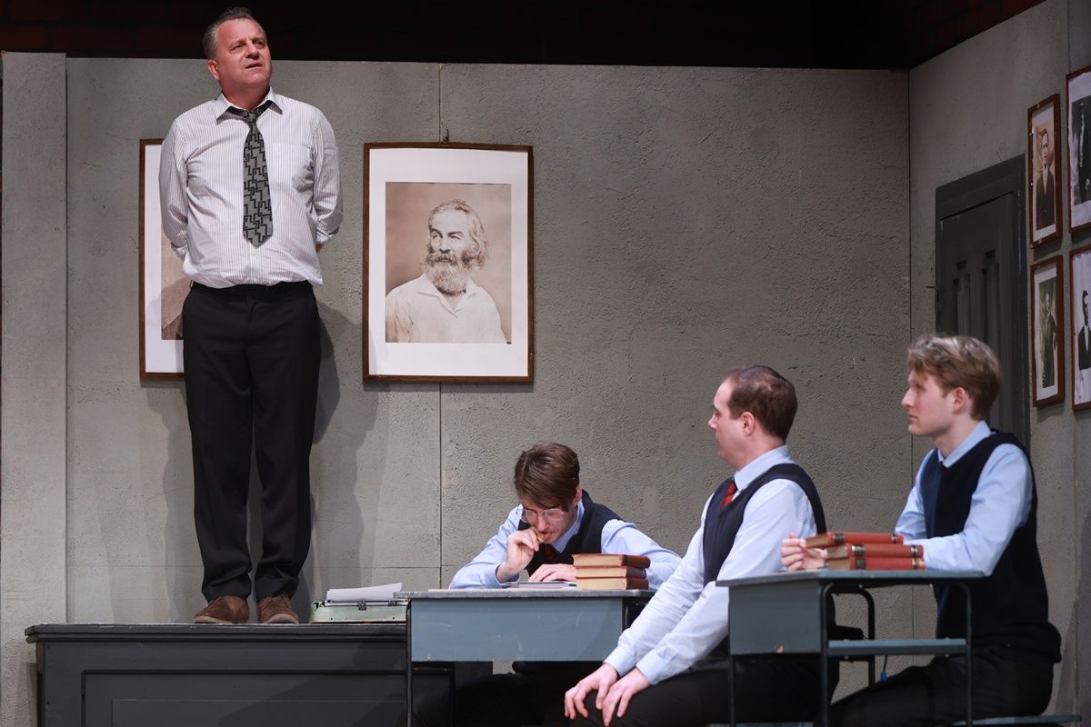 Holt költők társasága