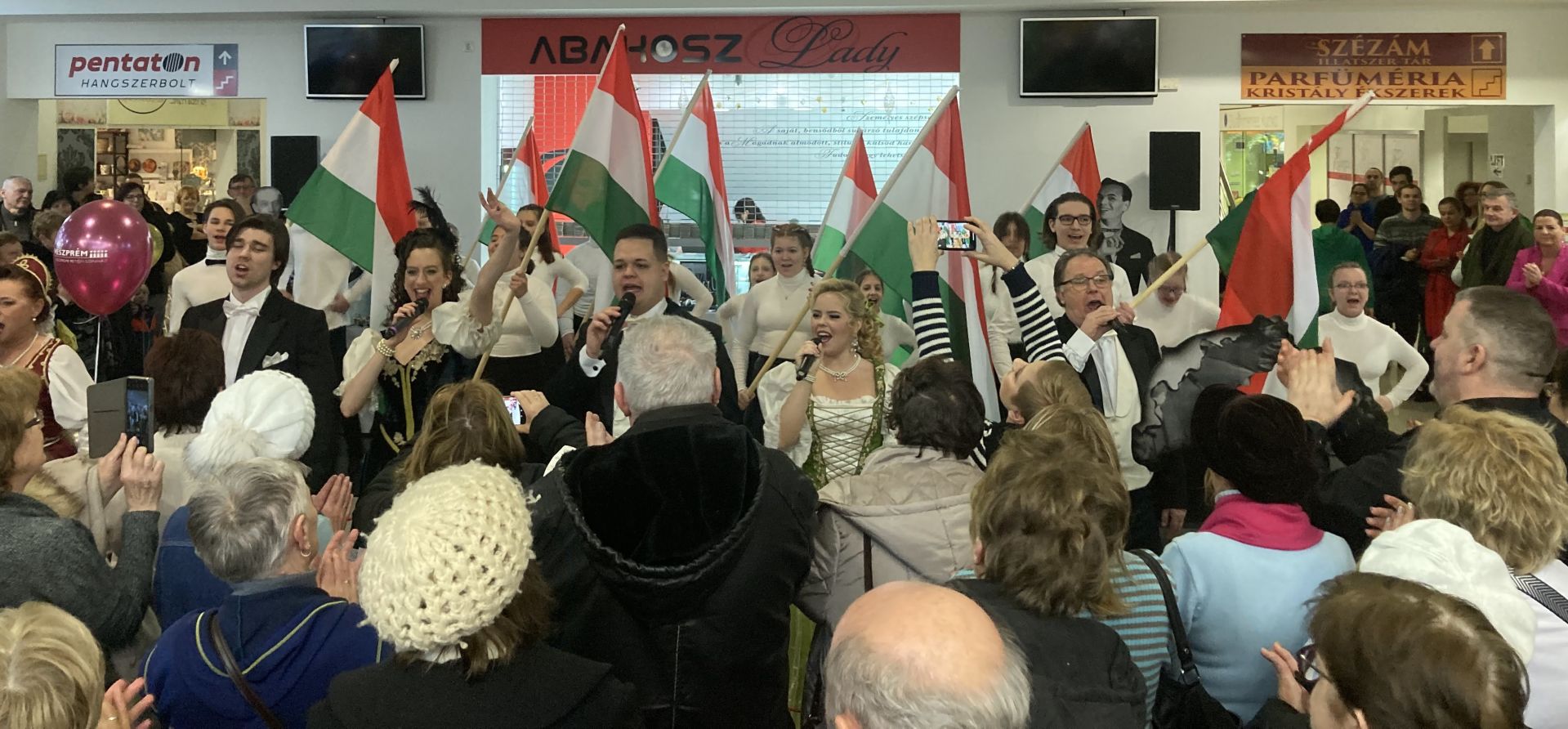 Európa Kulturális Fővárosa megnyitó a Veszprémi Petőfi Színházban!