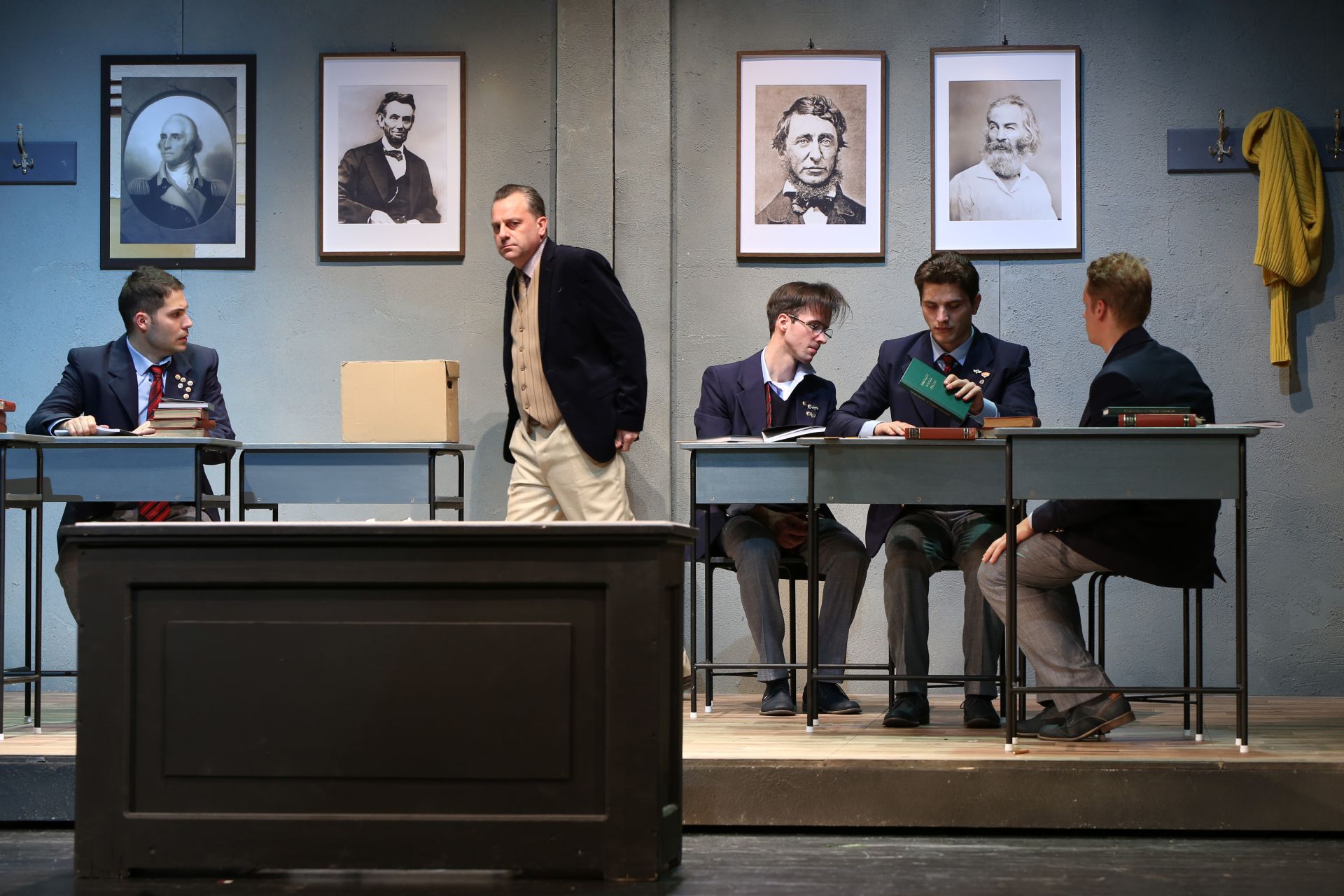 Holt költők társasága