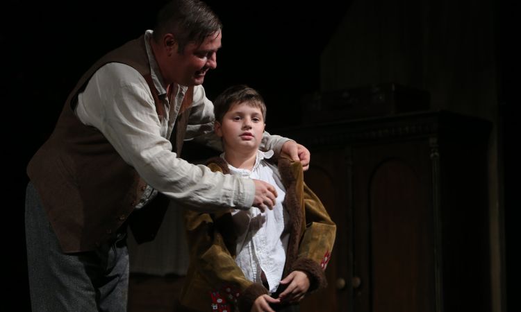 Kincskereső kisködmön