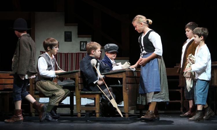 Kincskereső kisködmön