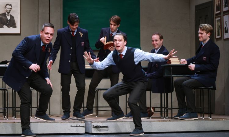 HOLT KÖLTŐK TÁRSASÁGA