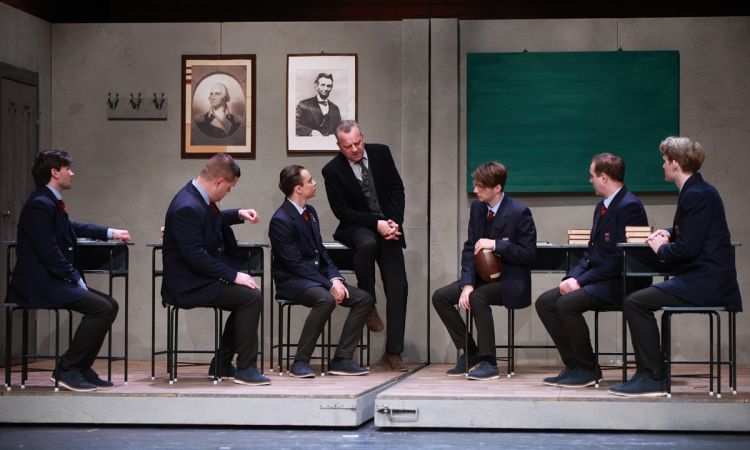 HOLT KÖLTŐK TÁRSASÁGA