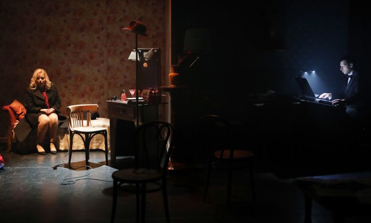 „...LÁZAS IFJÚSÁG…”