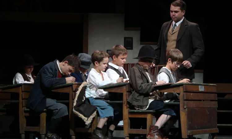 Kincskereső kisködmön