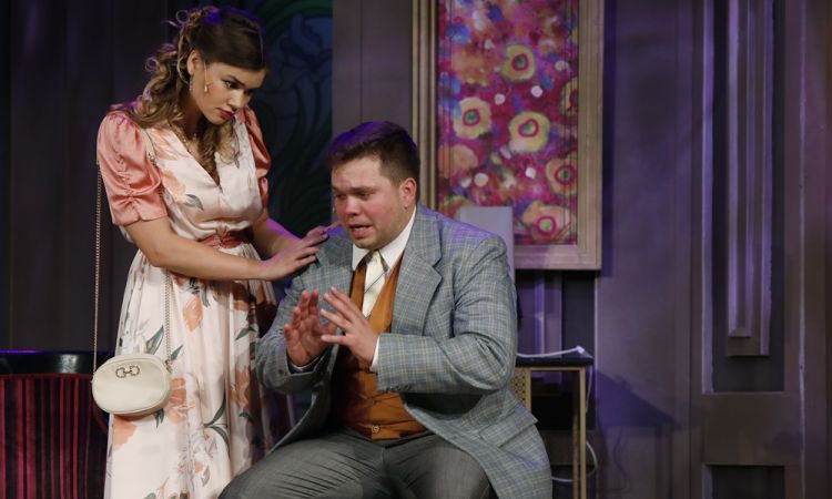 EGY CSÓK ÉS MÁS SEMMI