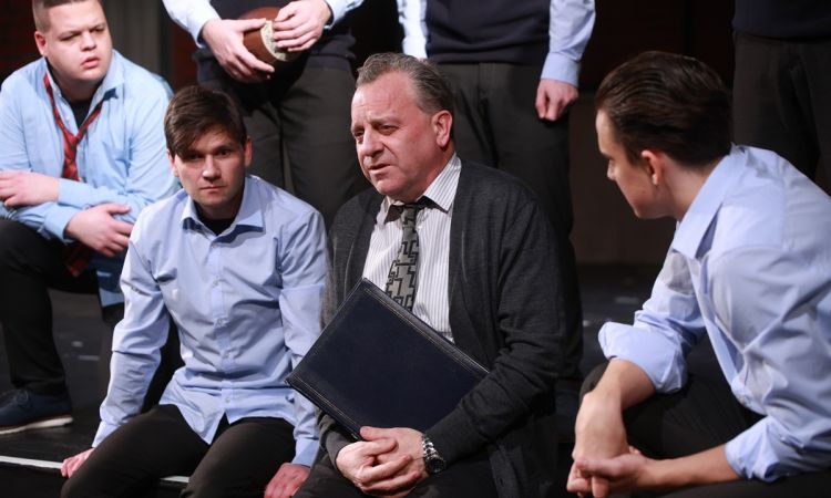 HOLT KÖLTŐK TÁRSASÁGA