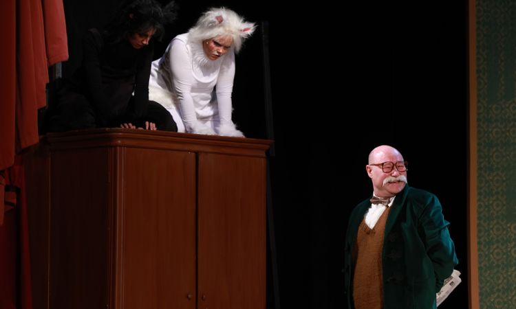 FRAKK, A MACSKÁK RÉME