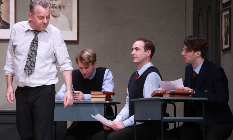 HOLT KÖLTŐK TÁRSASÁGA