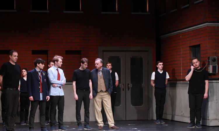 HOLT KÖLTŐK TÁRSASÁGA