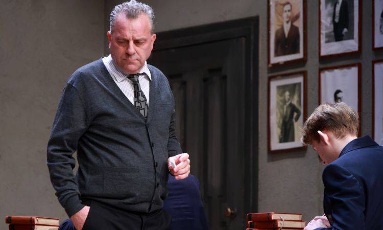 HOLT KÖLTŐK TÁRSASÁGA