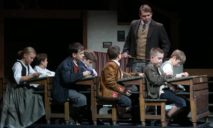 Kincskereső kisködmön