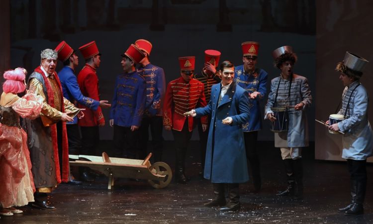 Diótörő és Egérkirály