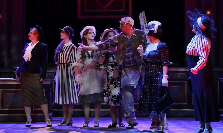 EGY CSÓK ÉS MÁS SEMMI