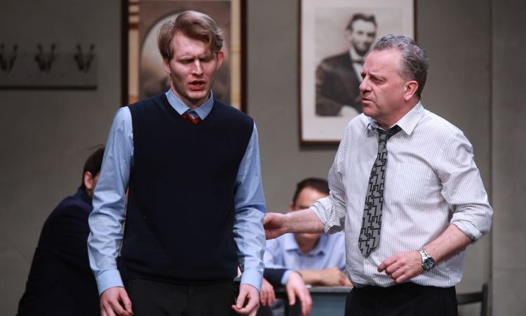 HOLT KÖLTŐK TÁRSASÁGA