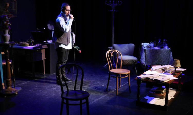 „...LÁZAS IFJÚSÁG…”