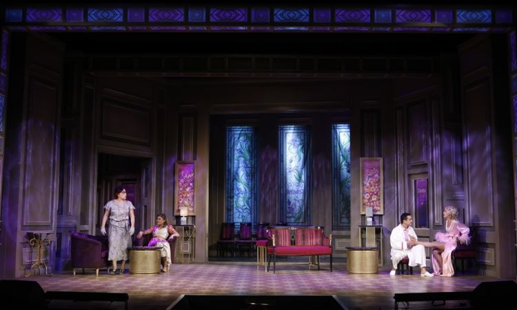 EGY CSÓK ÉS MÁS SEMMI