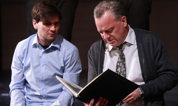 HOLT KÖLTŐK TÁRSASÁGA