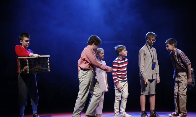 KEMÉNYKALAP ÉS KRUMPLIORR