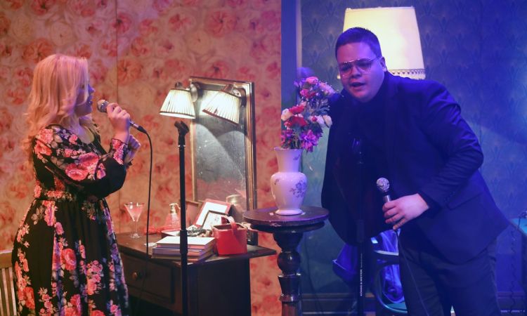 „...LÁZAS IFJÚSÁG…”