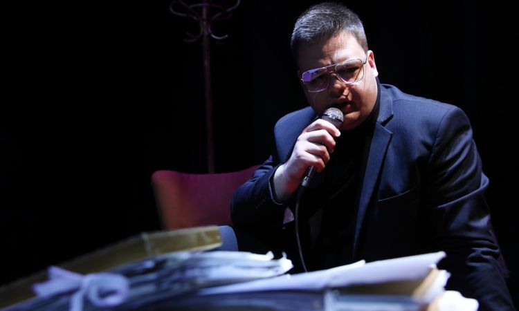 „...LÁZAS IFJÚSÁG…”