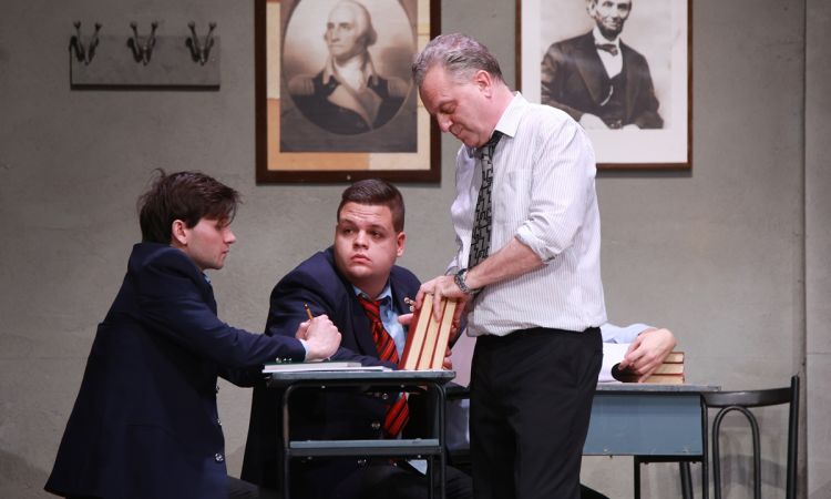 HOLT KÖLTŐK TÁRSASÁGA