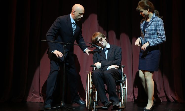 A MINDENSÉG ELMÉLETE