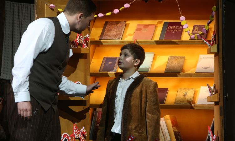 Kincskereső kisködmön